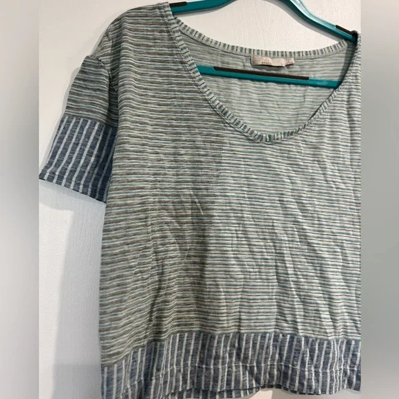 Woman’s Short Sleeve Prana Crop Top Blue and White Size Large - Picture 4 of 6